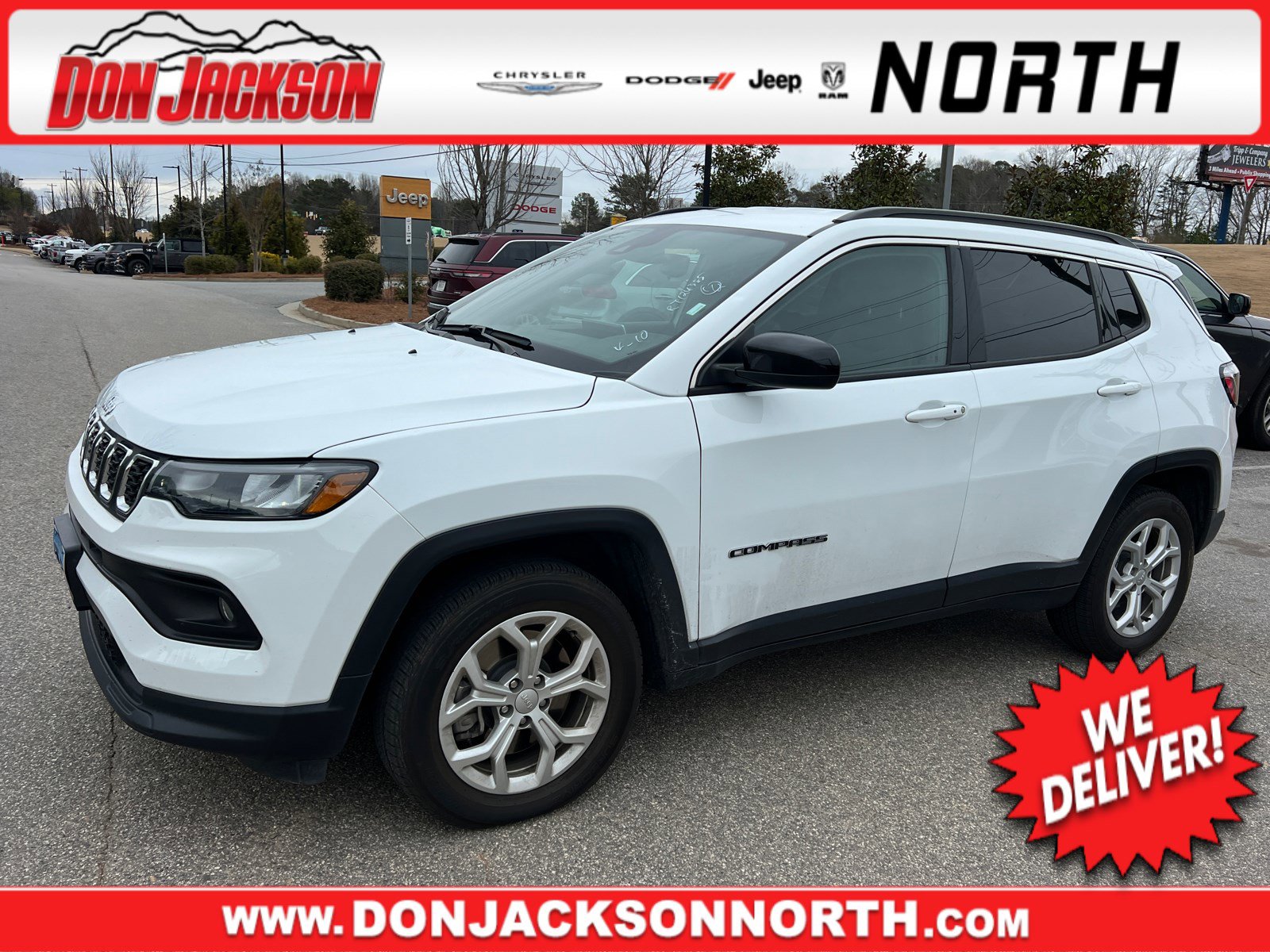 Used 2024 Jeep Compass Latitude image 1