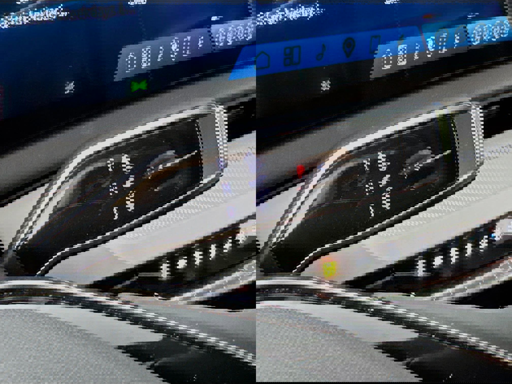 Used 2025 Cadillac Optiq Sport 2 image 21