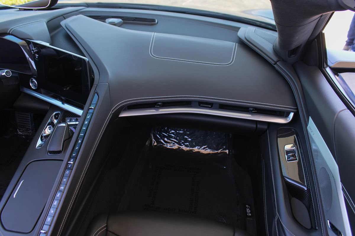 Used 2021 Chevrolet Corvette Stingray Premium Cpe w/ Z51 Performance Package RWD image 17