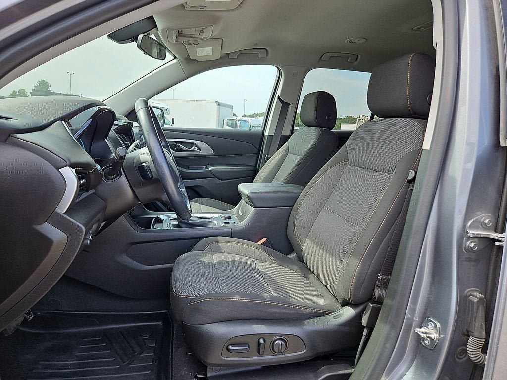 Certified 2021 Chevrolet Traverse LT FWD image 14