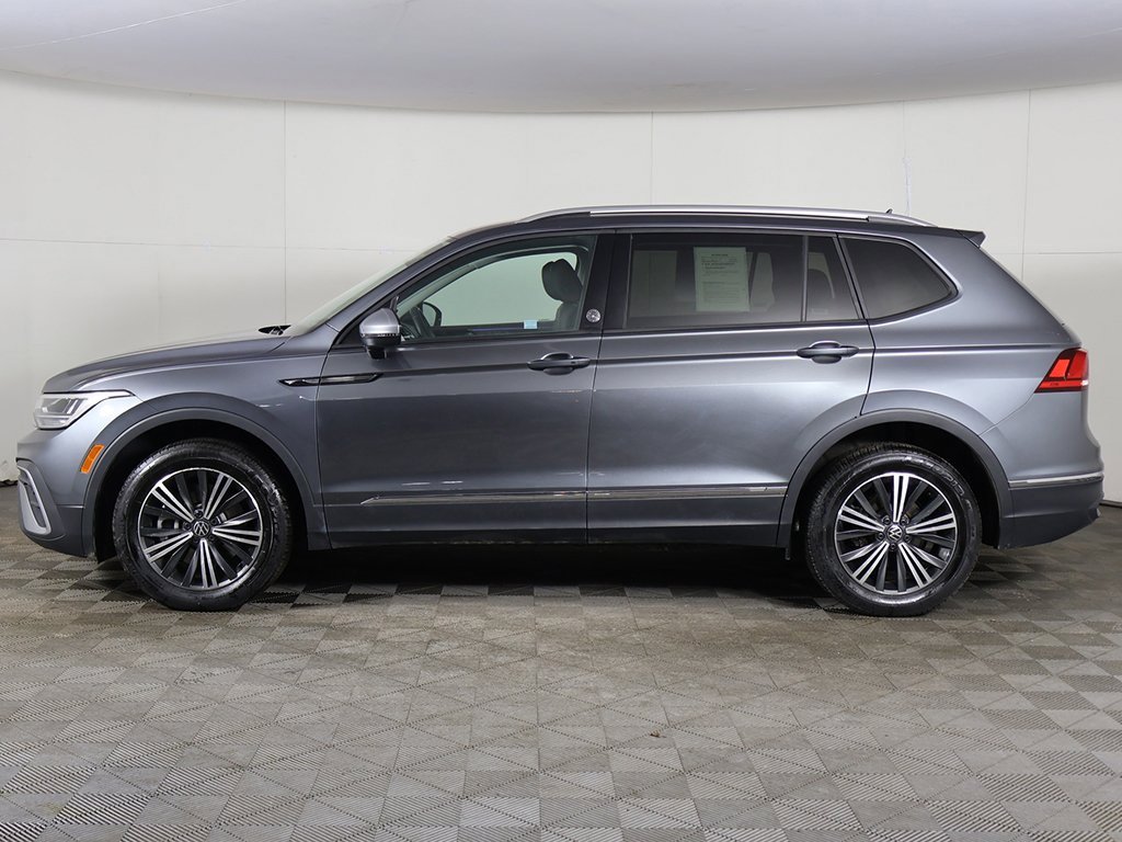 Used 2024 Volkswagen Tiguan SE image 16