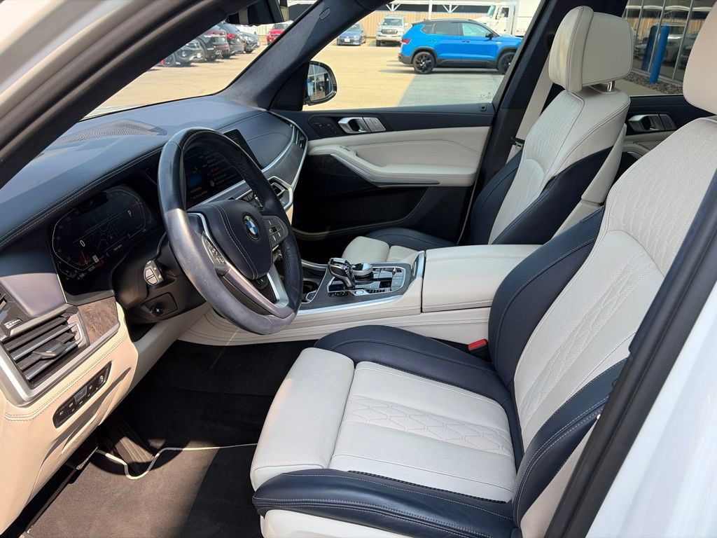 Used 2022 BMW X7 xDrive40i w/ Executive Package AWD/4WD image 11