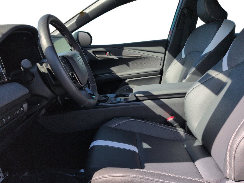Used 2025 Toyota Camry SE FWD image 21