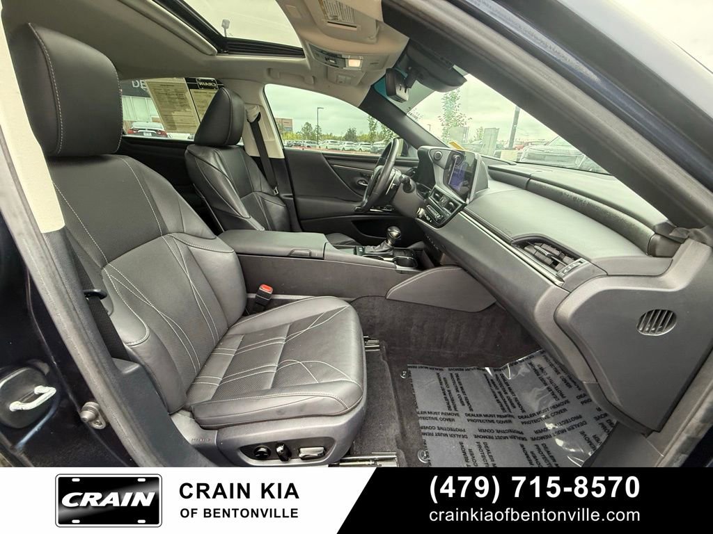 Used 2023 Lexus ES 300h w/ Accessory Package (Z2) FWD image 31