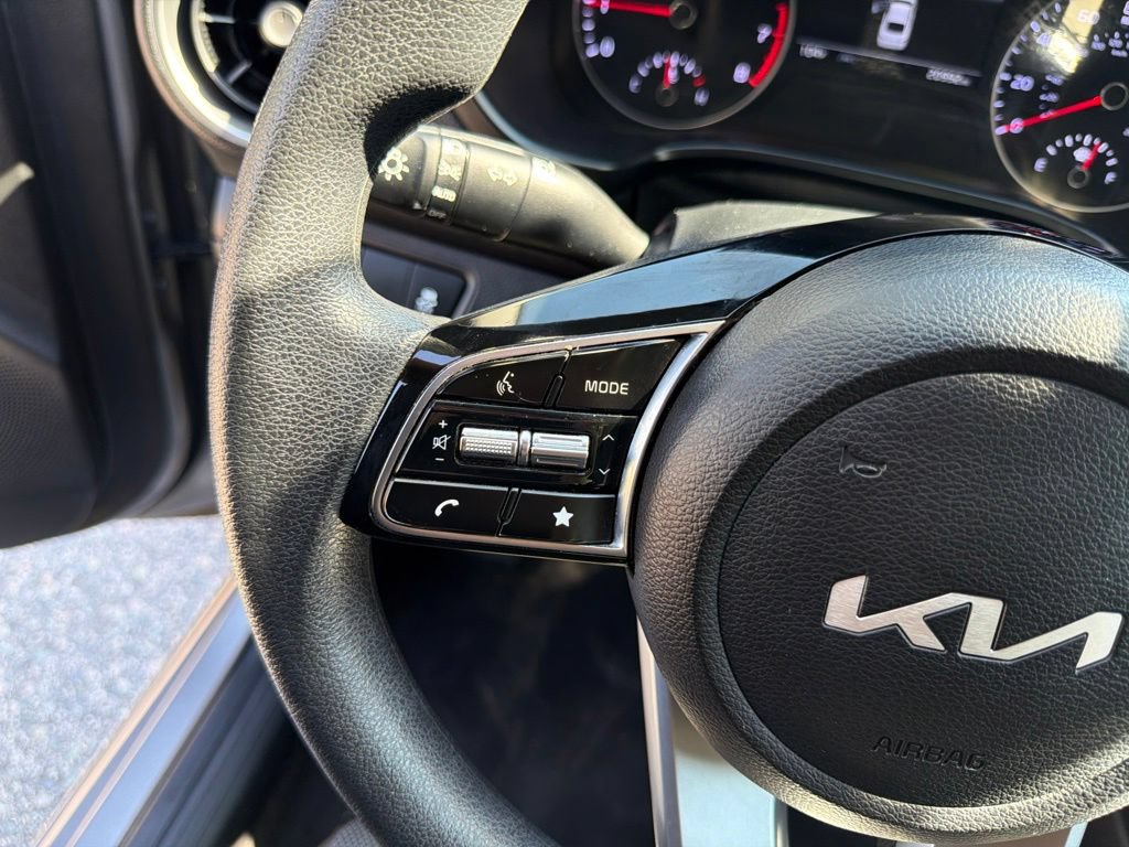 Certified 2023 Kia Forte LXS FWD image 17