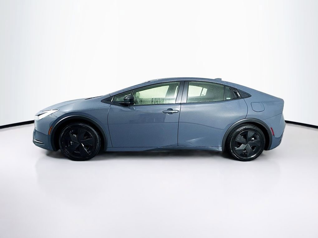 Used 2024 Toyota Prius LE image 6
