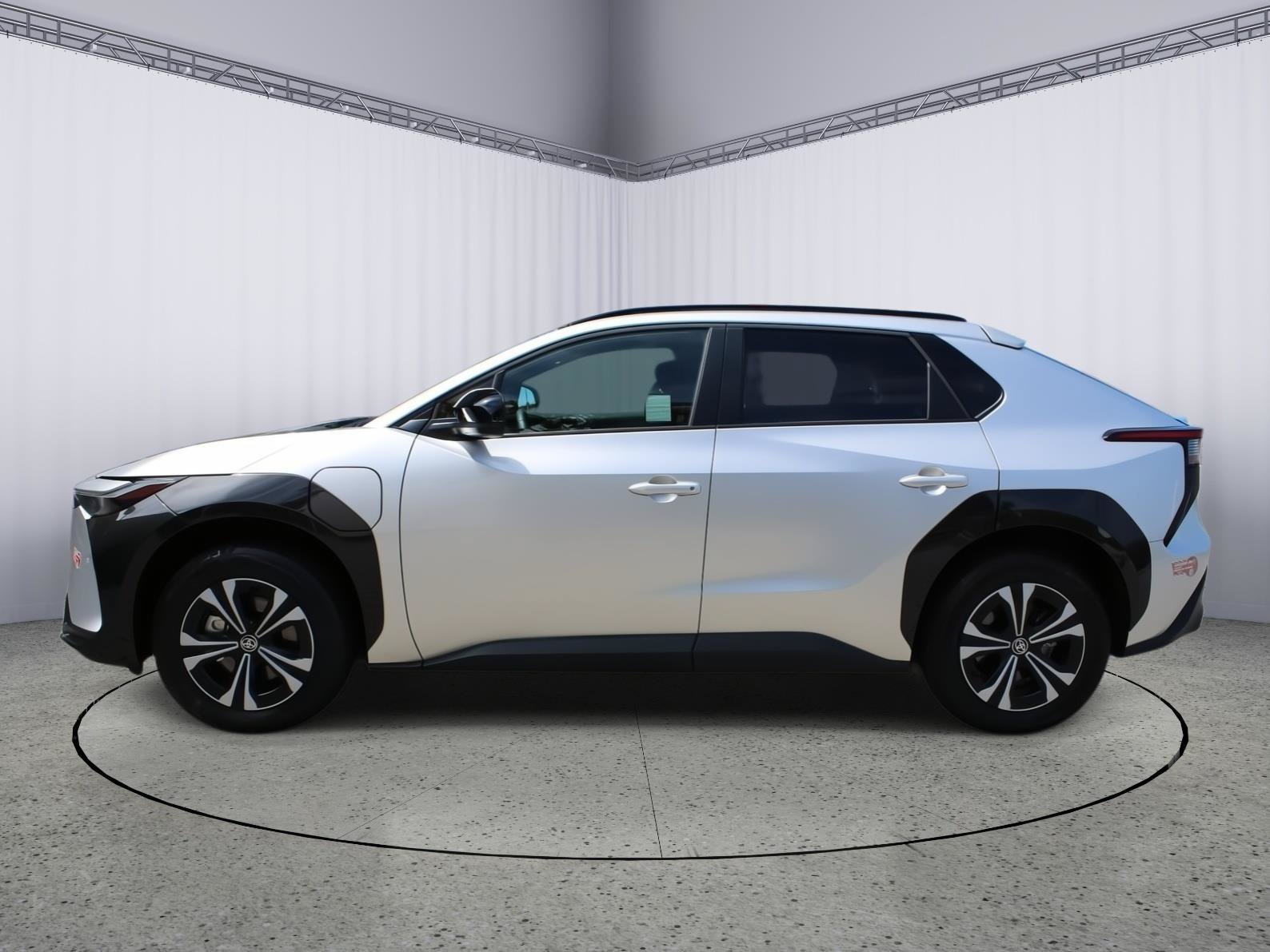 Used 2024 Toyota bZ4X AWD w/ Weather Package image 5