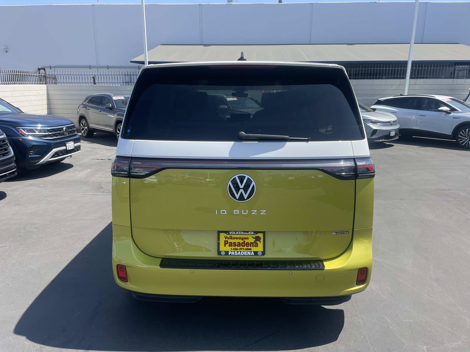 Certified 2025 Volkswagen ID. Buzz Pro S Plus AWD/4WD image 4