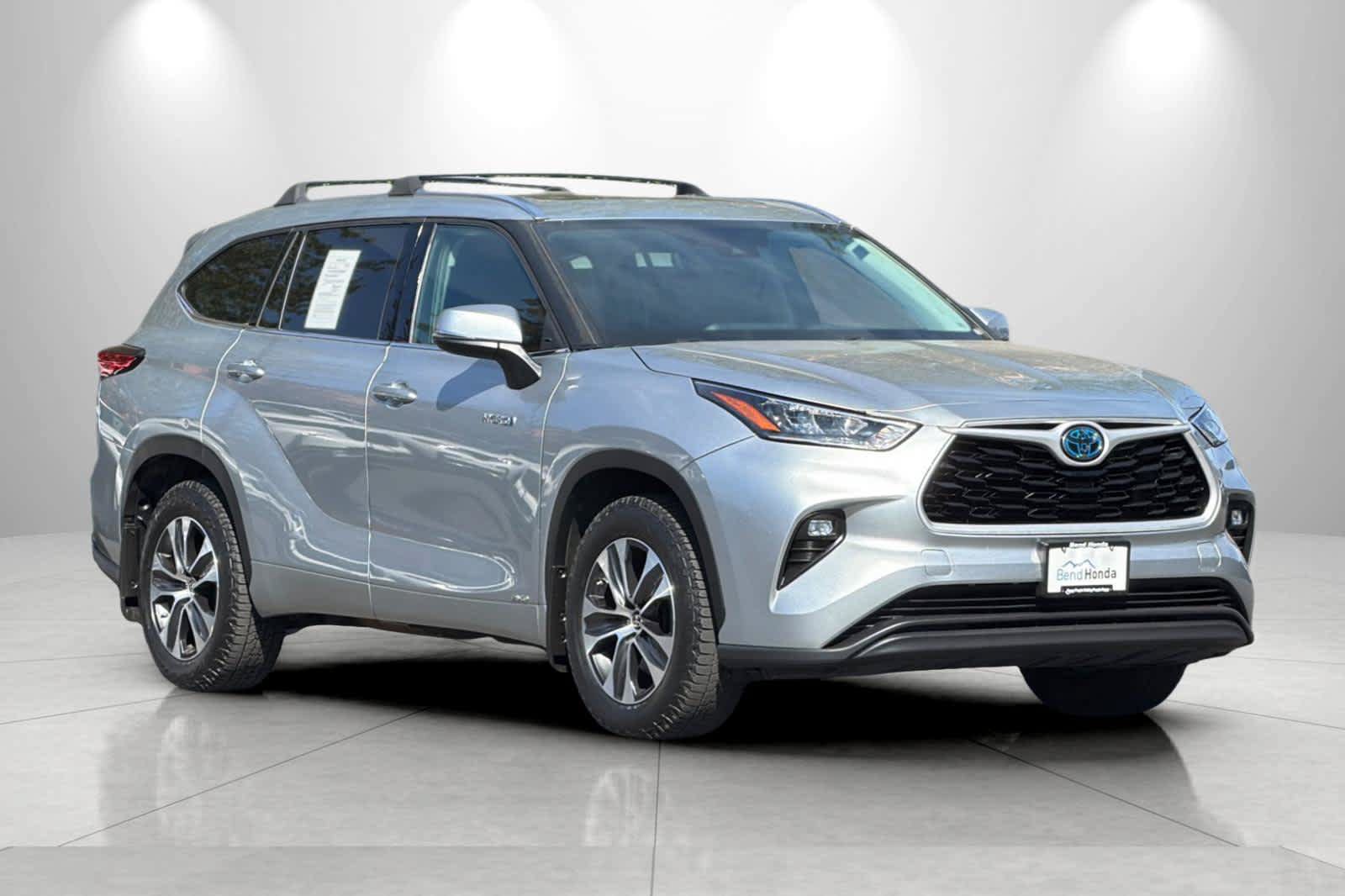 Used 2020 Toyota Highlander XLE AWD/4WD image 9