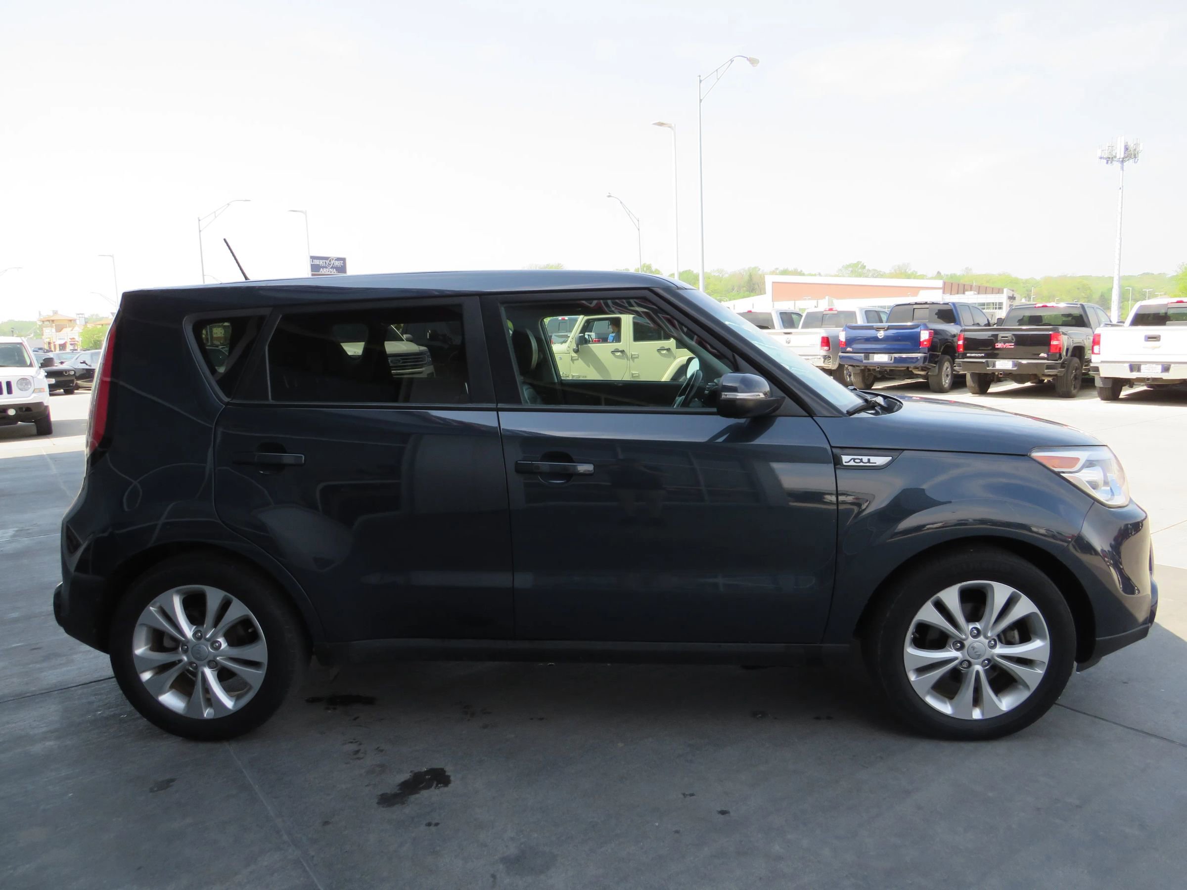 Used 2016 Kia Soul ! w/ Premium Package FWD image 8