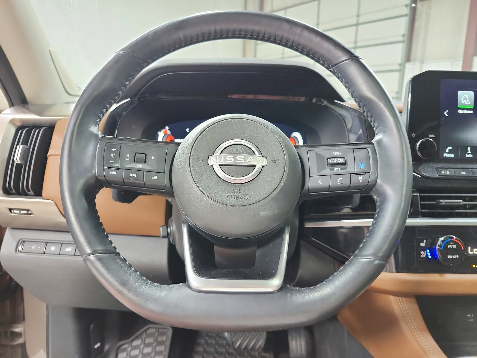 Used 2023 Nissan Pathfinder Platinum w/ Cargo Package AWD/4WD image 23