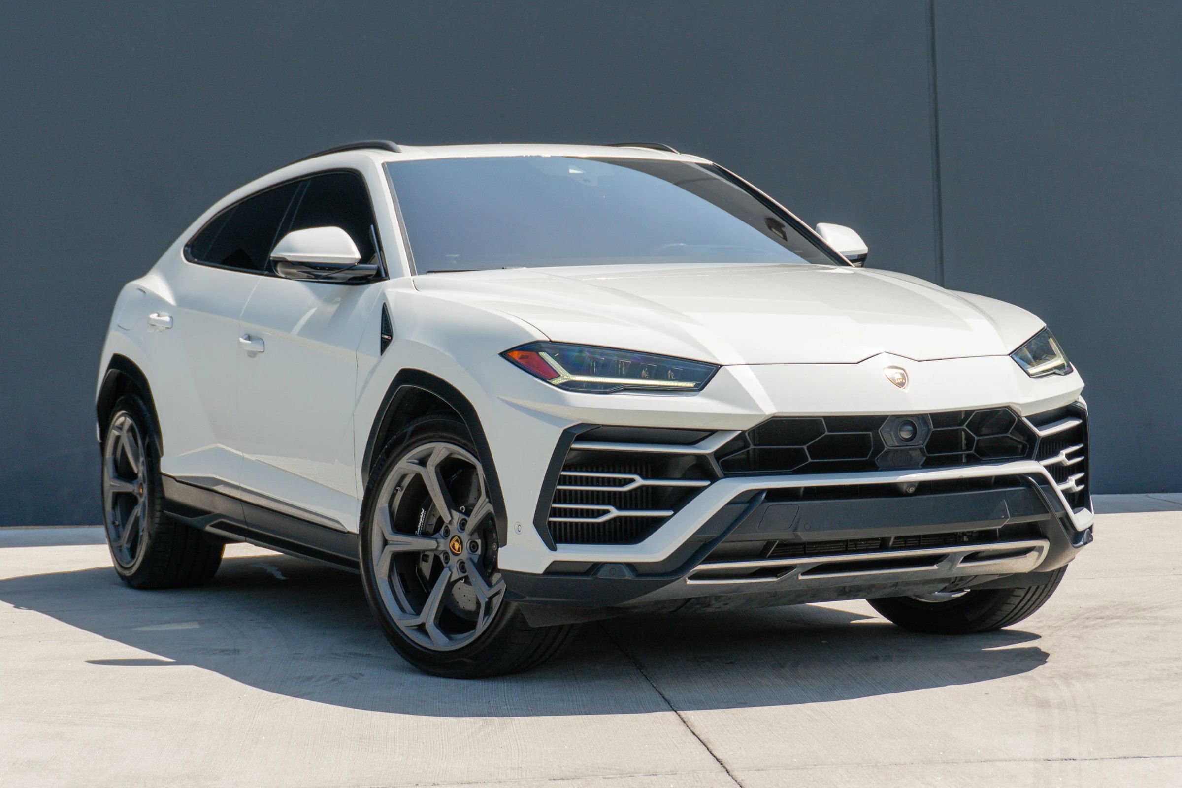 Used 2020 Lamborghini Urus AWD/4WD image 5