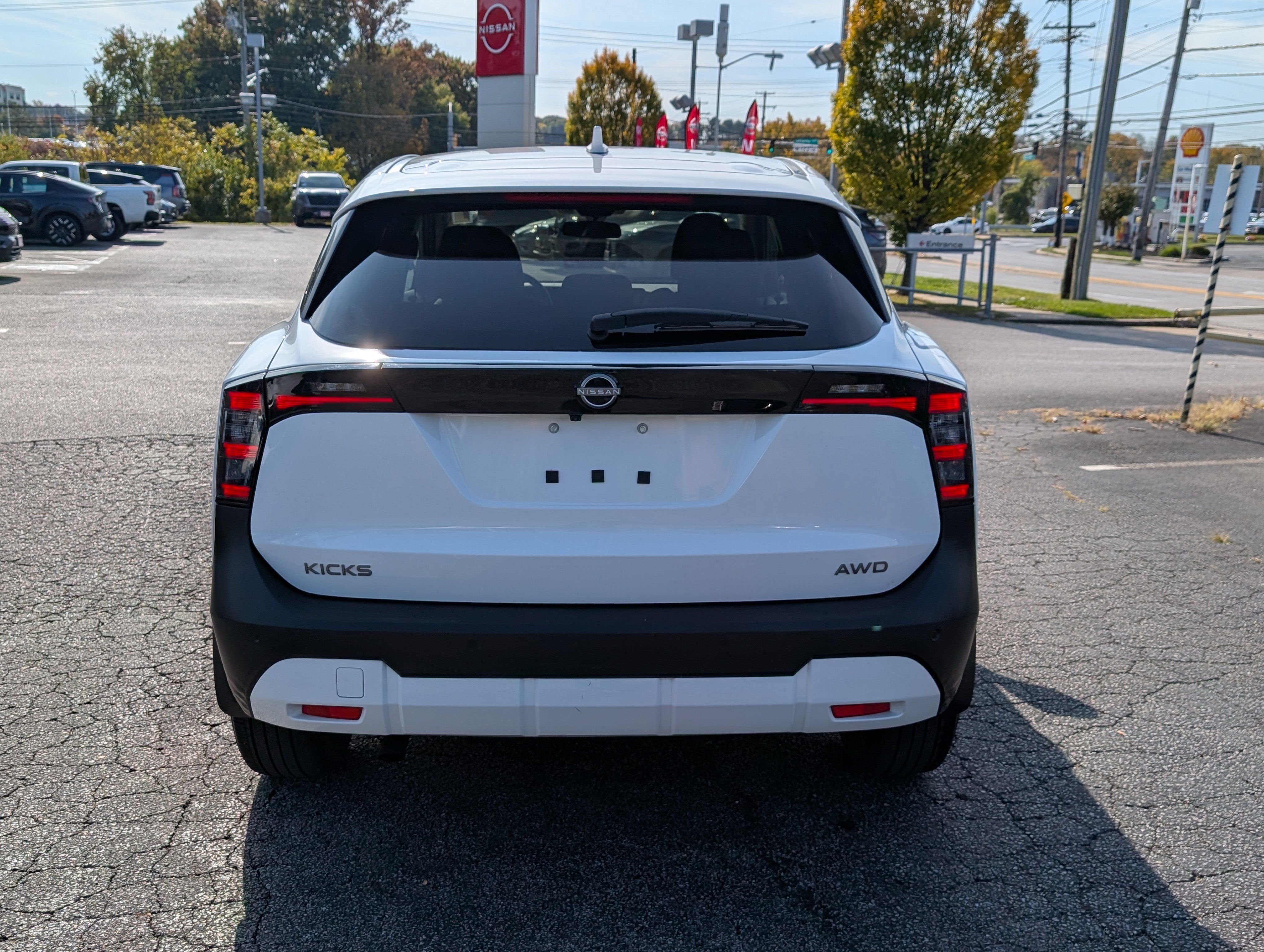 Certified 2025 Nissan Kicks SV AWD/4WD image 4
