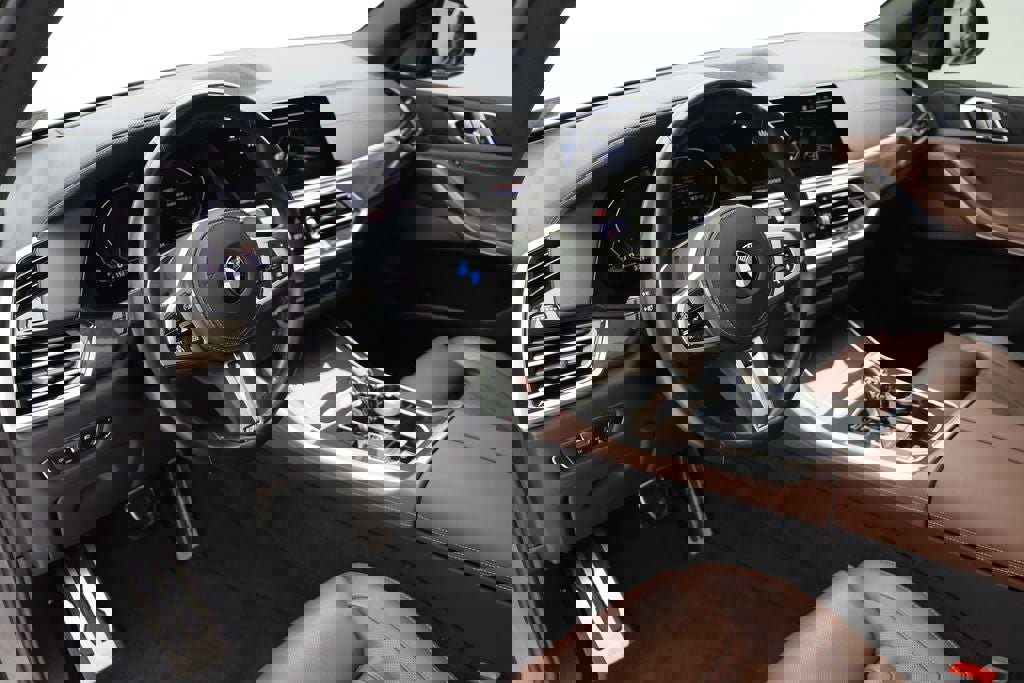 Used 2022 BMW X5 M50i w/ Executive Package image 17