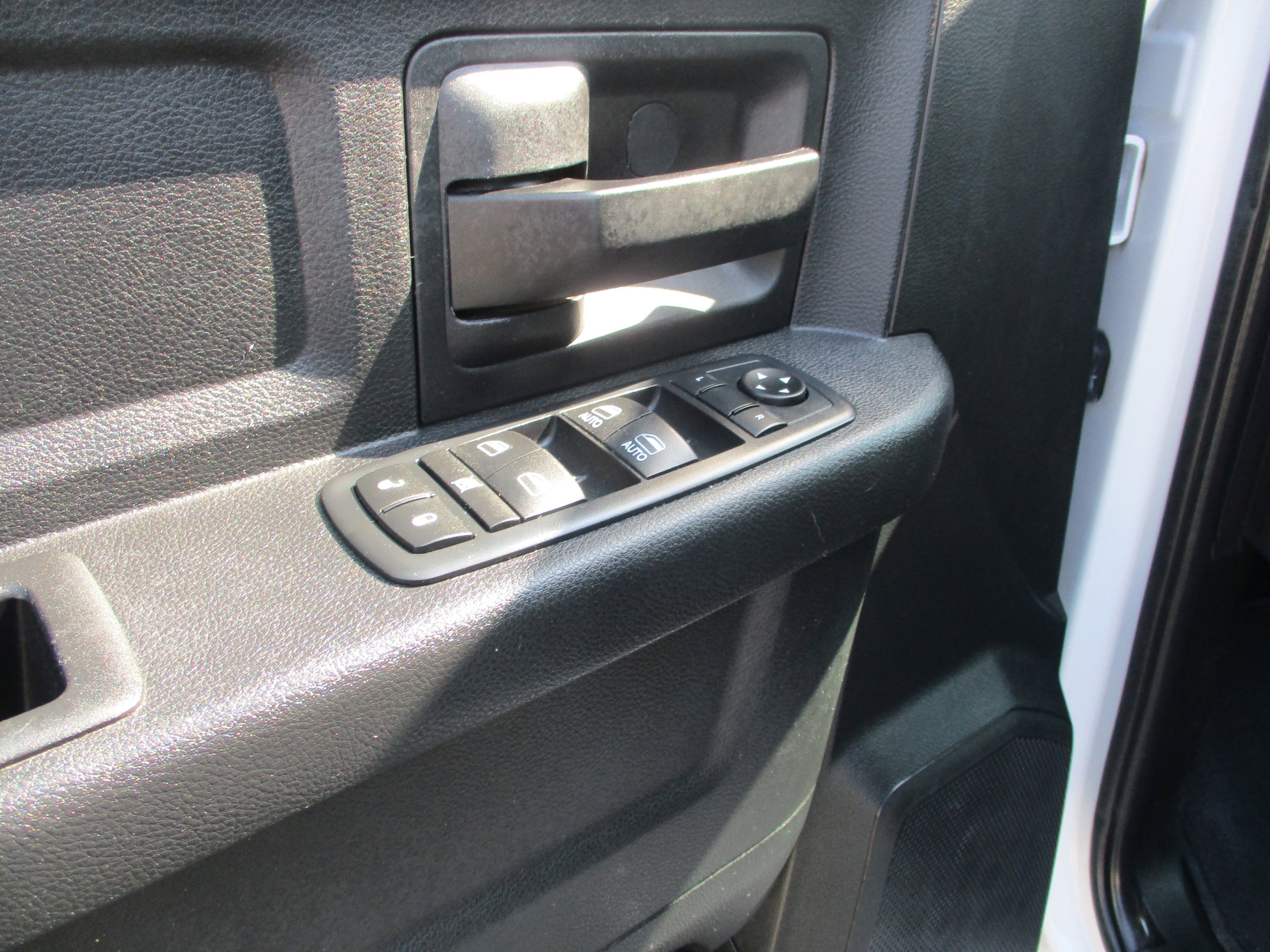 Used 2016 RAM 3500 Tradesman w/ Popular Equipment Group image 26