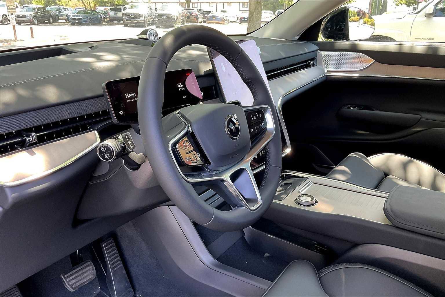 New 2025 Volvo EX90 Ultra image 8