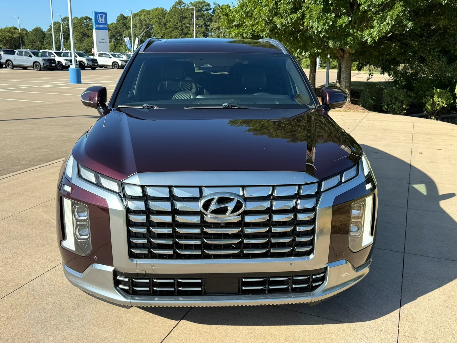 Used 2024 Hyundai Palisade Calligraphy AWD/4WD image 2