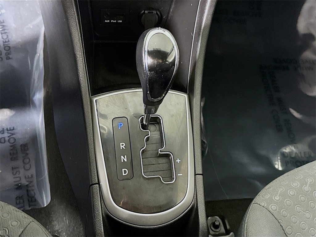 Used 2012 Hyundai Accent SE image 7