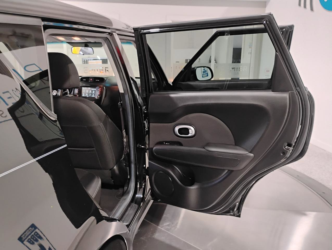 Used 2019 Kia Soul + FWD image 40