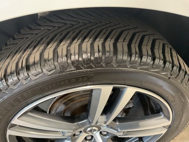 Used 2019 Volvo XC60 T5 Momentum w/ Premium Package image 8