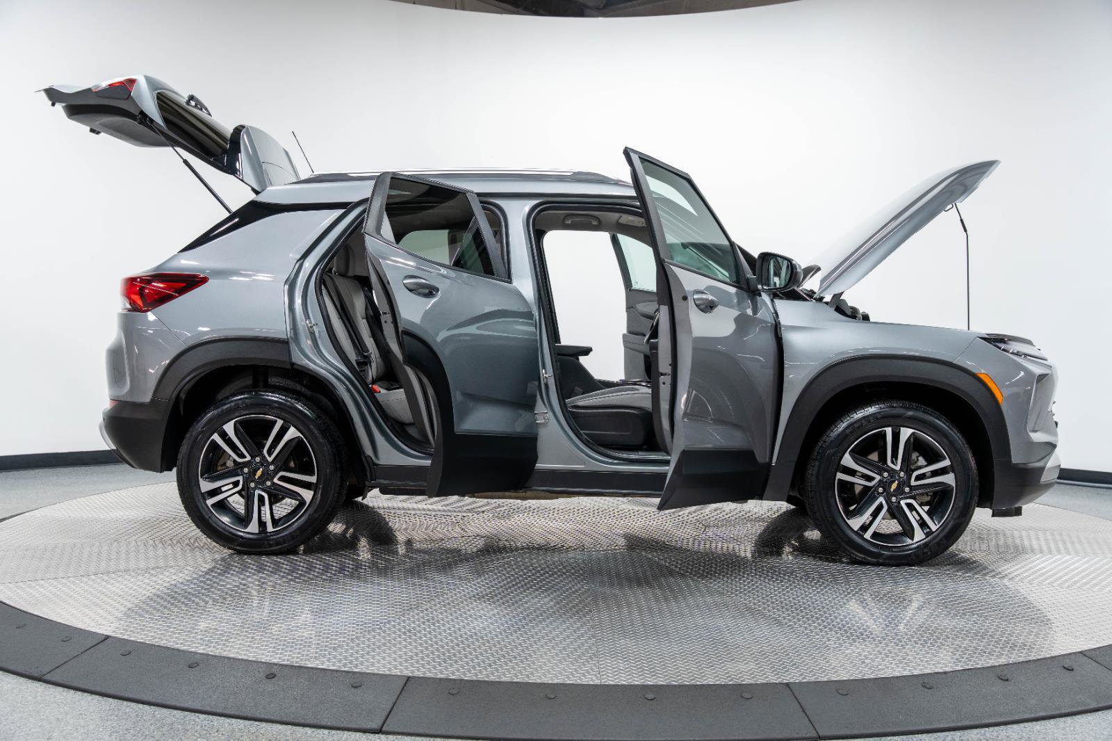 Used 2024 Chevrolet TrailBlazer LT w/ Driver Confidence Package image 10