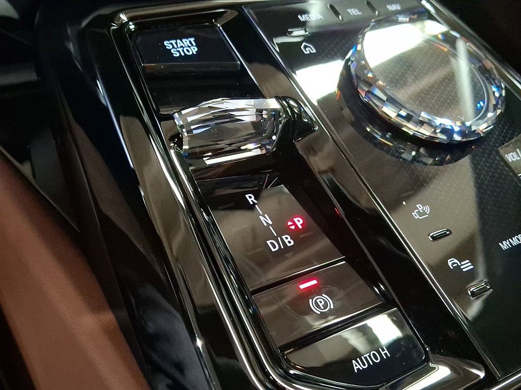 Used 2025 BMW i5 xDrive40 image 13