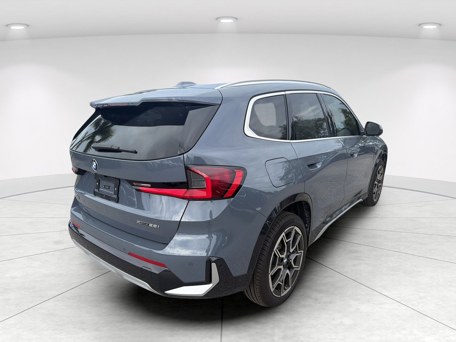 New 2026 BMW X1 xDrive28i w/ Convenience Package AWD/4WD image 3