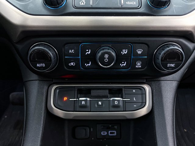 Used 2022 GMC Acadia Denali w/ Denali Technology Package image 29