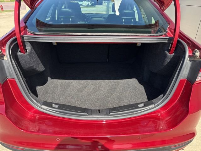 Used 2017 Ford Fusion SE w/ Fusion SE Technology Package FWD image 11