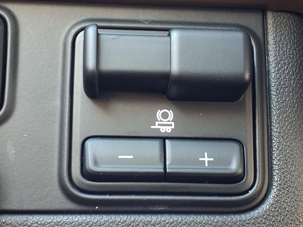 Used 2022 Chevrolet Suburban High Country w/ LPO, Illumination Package image 9