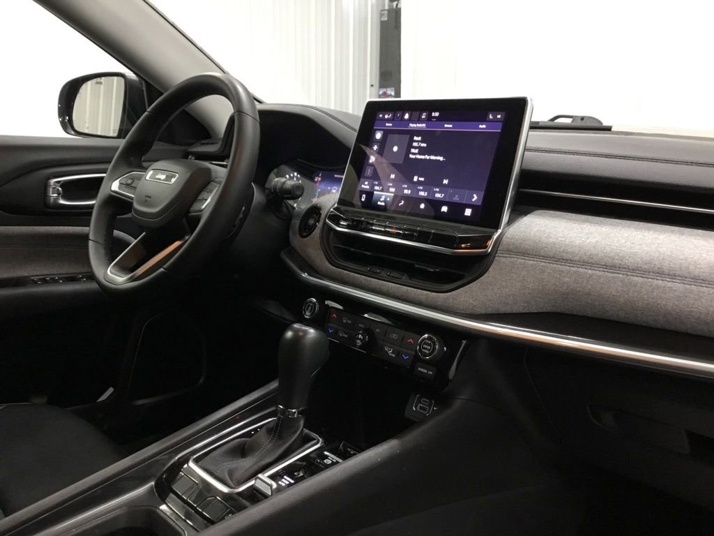 Used 2022 Jeep Compass Latitude w/ Convenience Group image 24