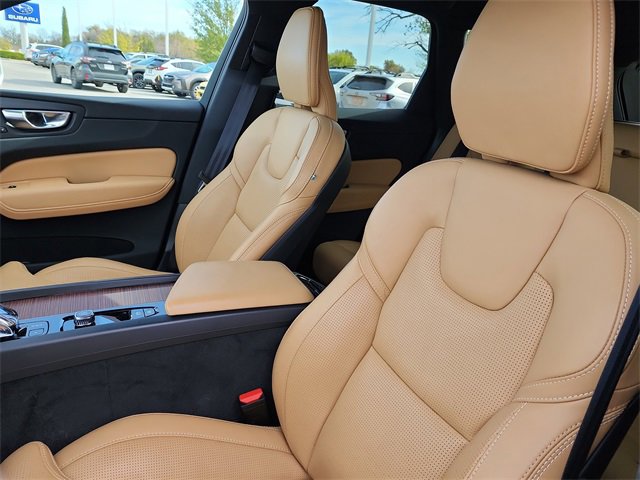 Used 2023 Volvo XC60 B5 Ultimate image 14