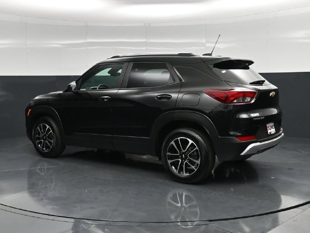 Used 2025 Chevrolet TrailBlazer LT FWD image 9