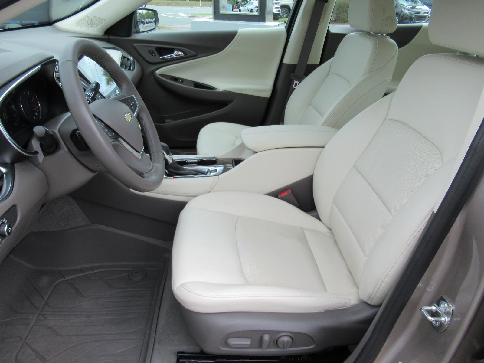 Used 2023 Chevrolet Malibu LT image 16