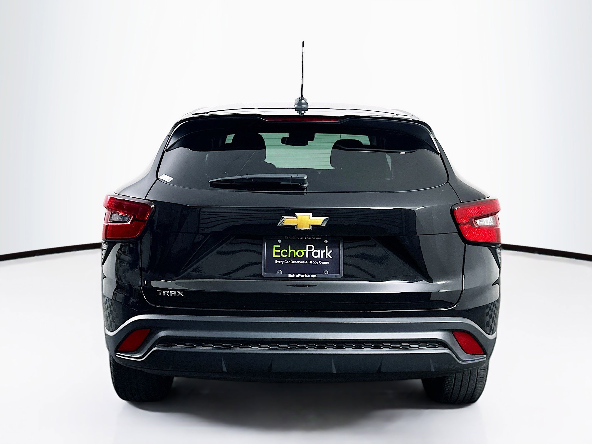 Used 2025 Chevrolet Trax LS image 7