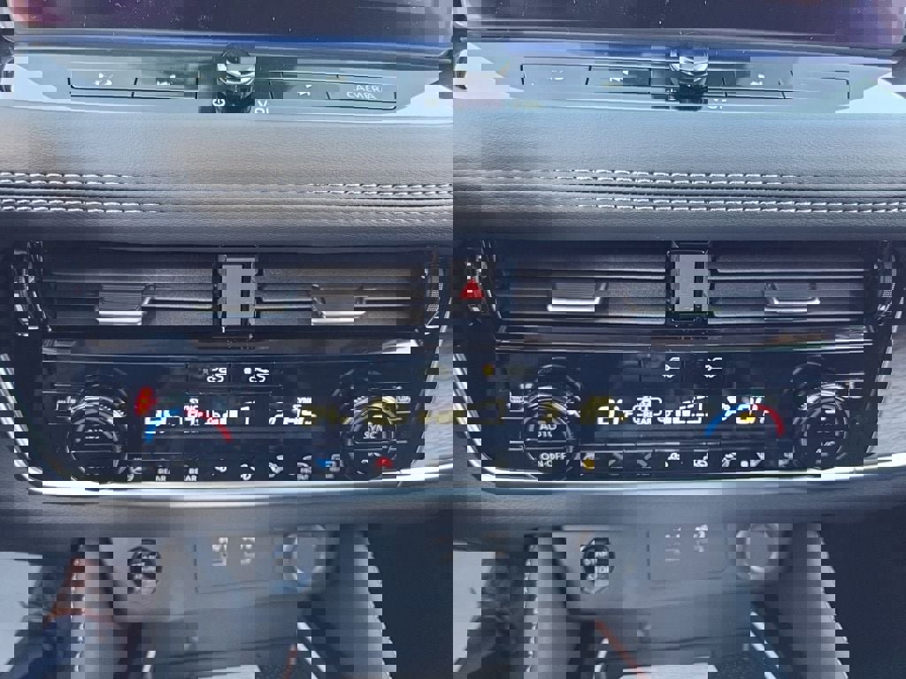 New 2026 Nissan Rogue Platinum w/ Platinum Premium Package image 16