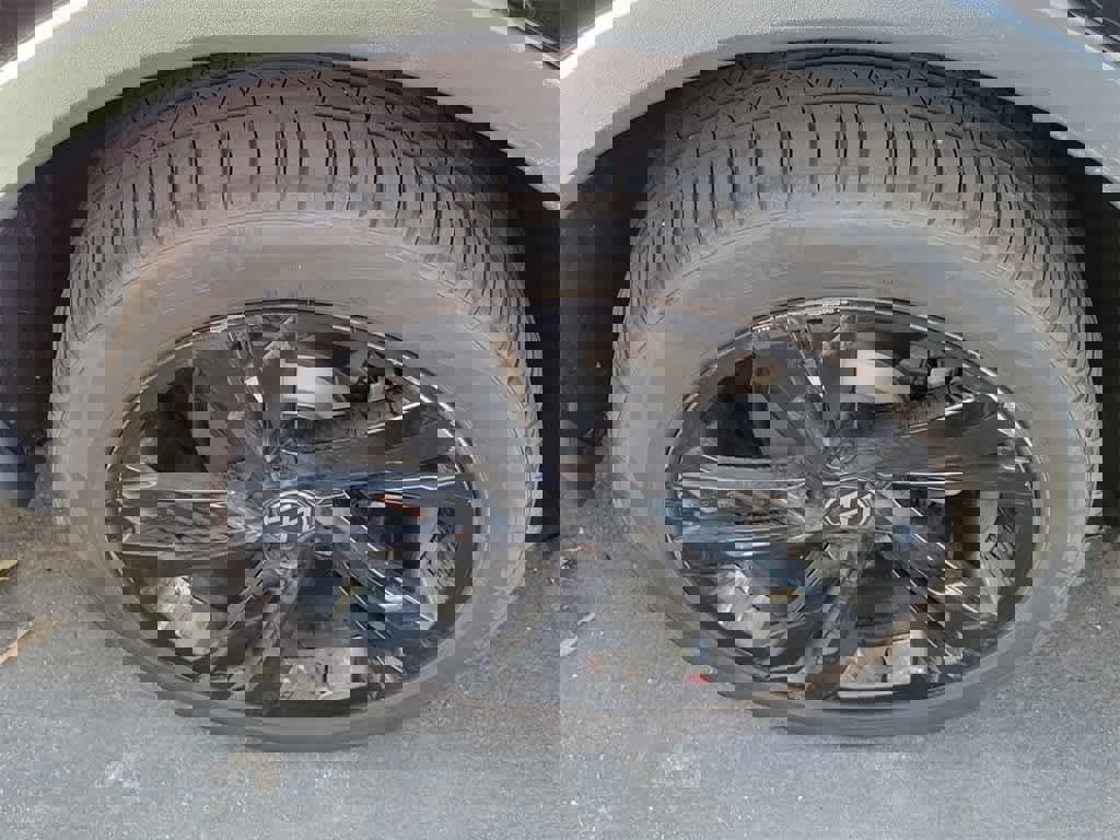 Used 2024 Volkswagen Tiguan SE R-Line image 5