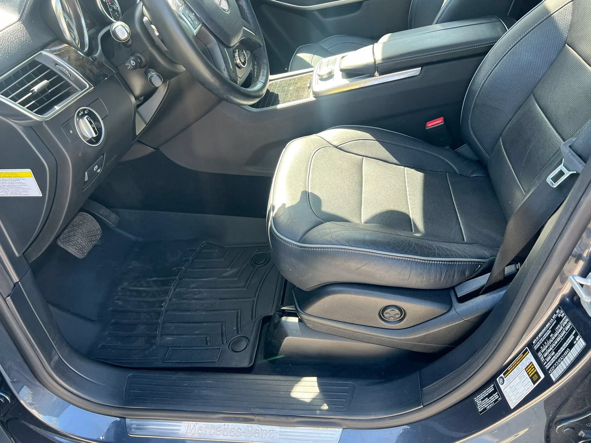 Used 2014 Mercedes-Benz GL 450 4MATIC w/ Lighting Package image 12