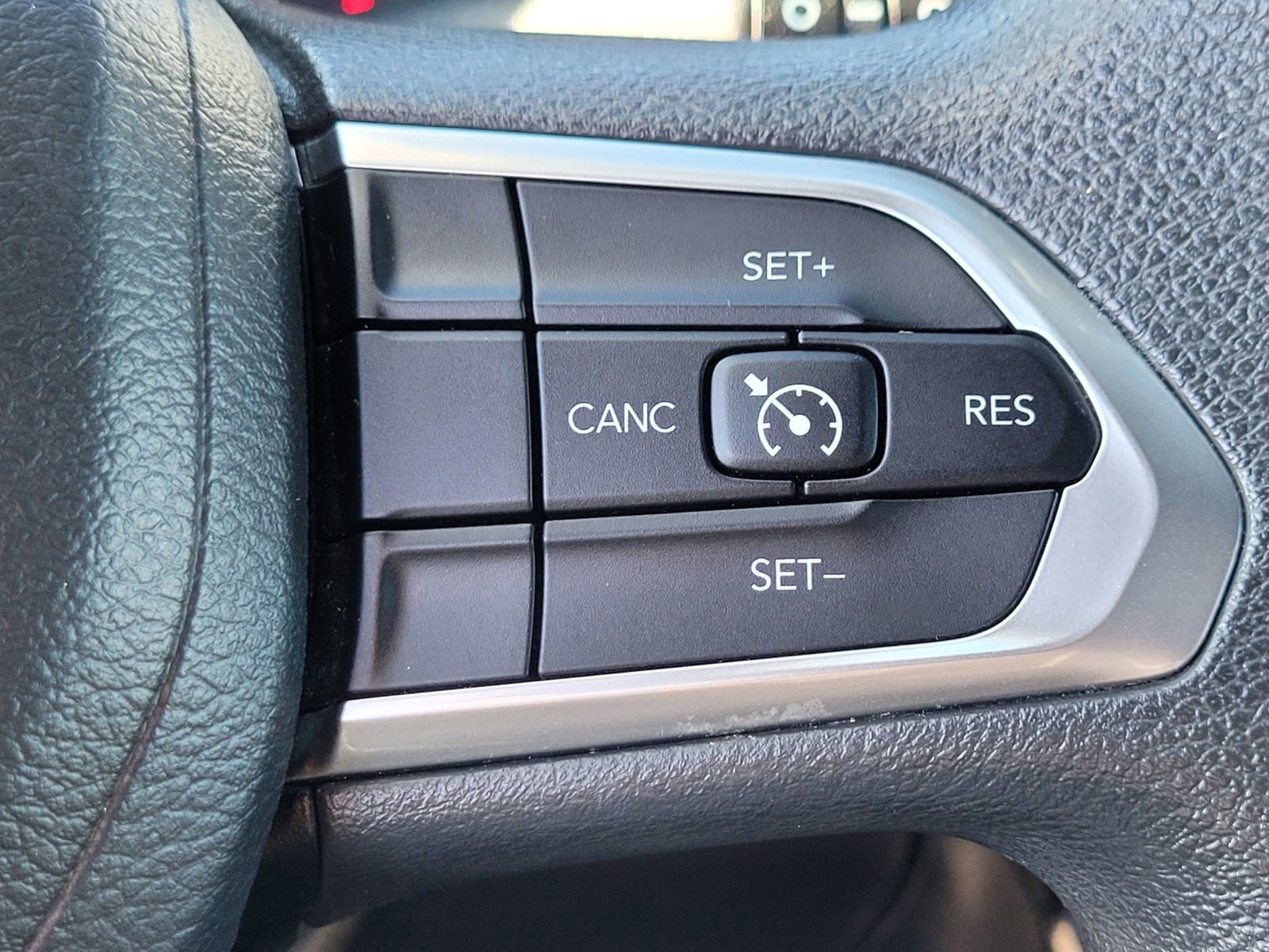 Used 2023 Jeep Compass Sport image 22