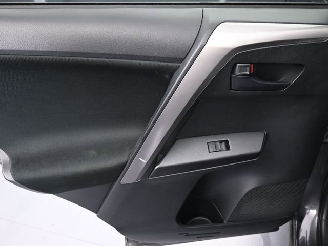 Used 2017 Toyota RAV4 LE image 29