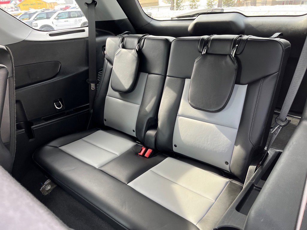 Used 2023 Ford Explorer XLT w/ Equipment Group 202A image 12