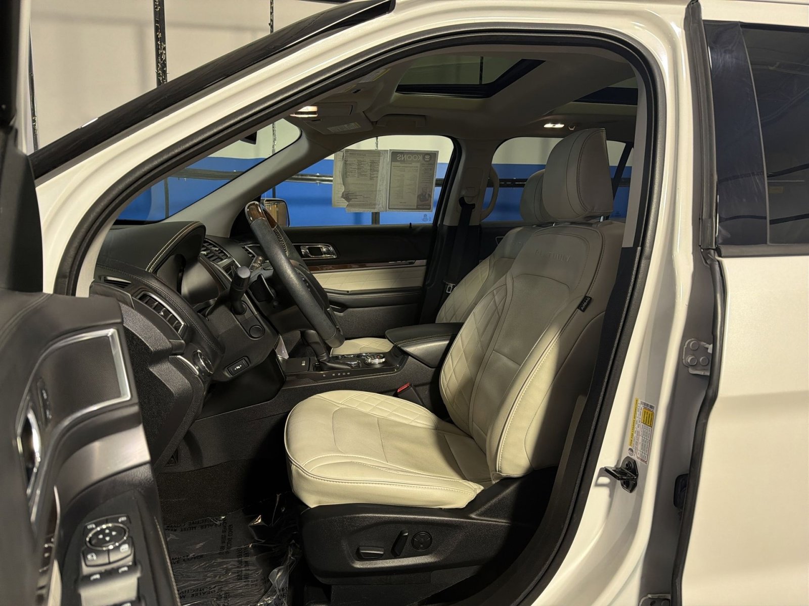 Used 2019 Ford Explorer Platinum AWD/4WD image 35