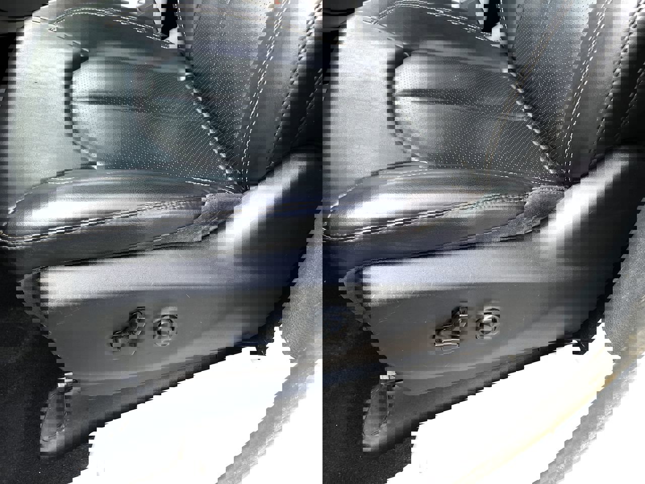 Used 2020 Chrysler Voyager Lxi image 24