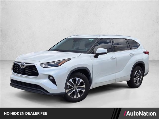 Used 2022 Toyota Highlander XLE