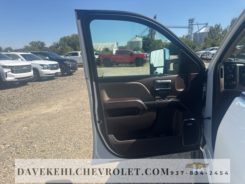 Used 2015 GMC Sierra 3500 Denali w/ Duramax Plus Package image 12