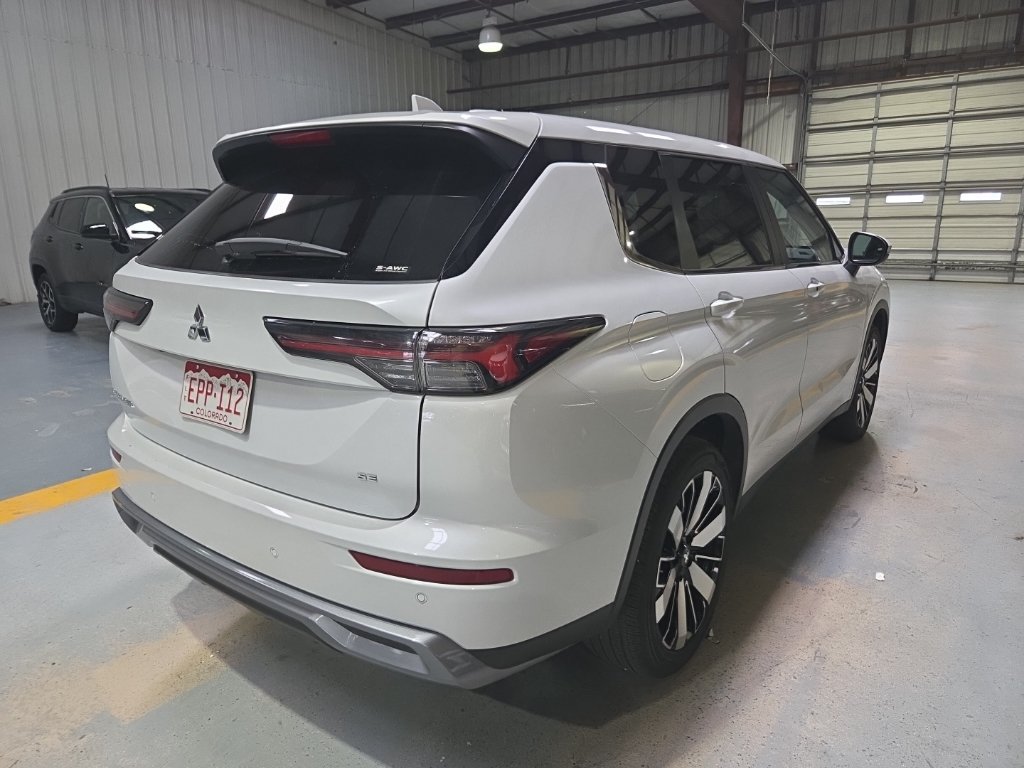 Used 2025 Mitsubishi Outlander SE AWD/4WD image 9