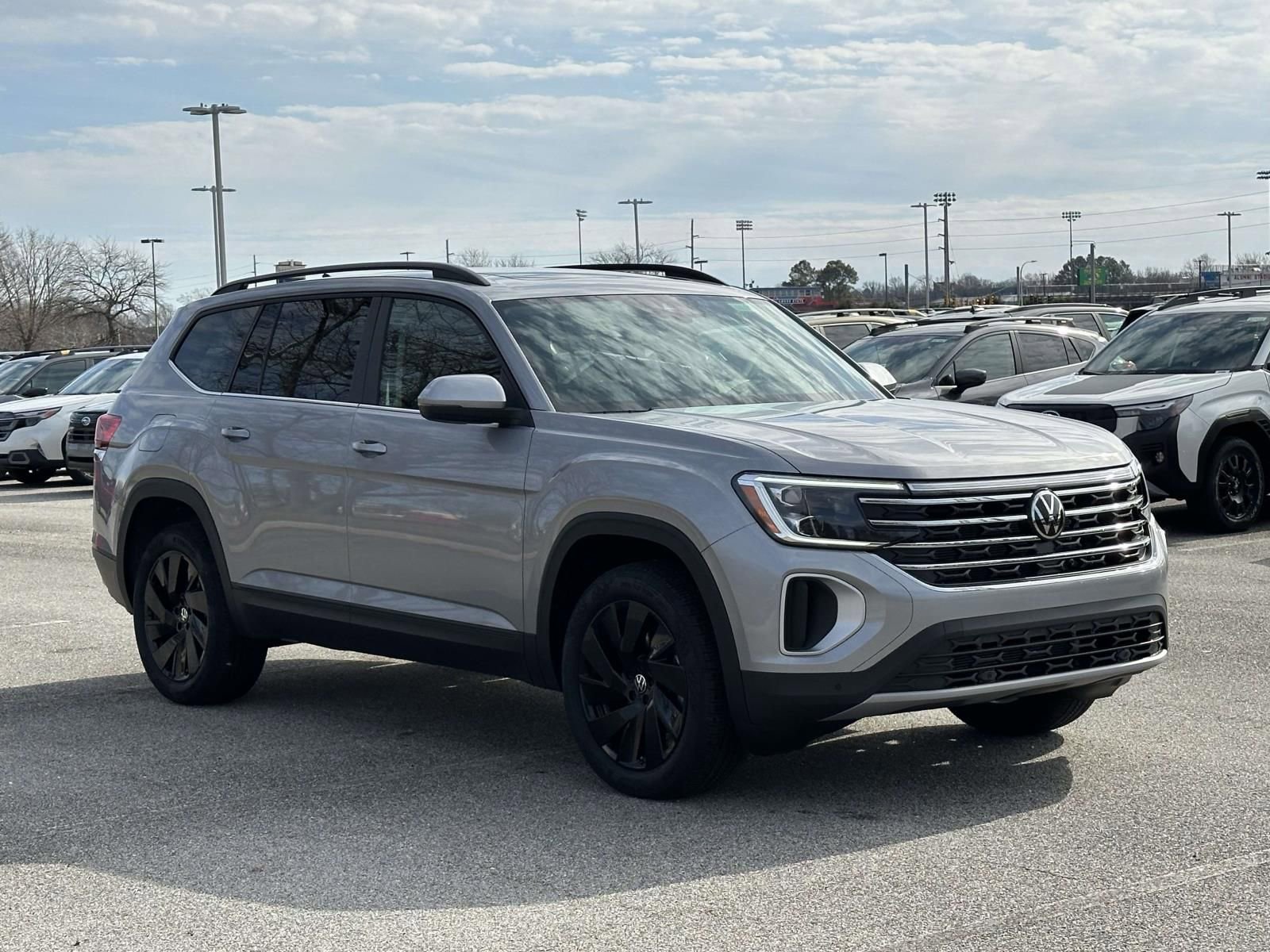 New 2026 Volkswagen Atlas SE image 8