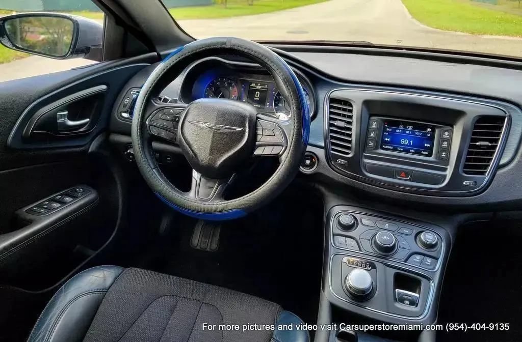 Used 2015 Chrysler 200 S FWD image 25