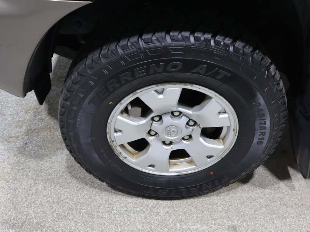 Used 2013 Toyota Tacoma PreRunner w/ SR5 Pkg RWD image 9