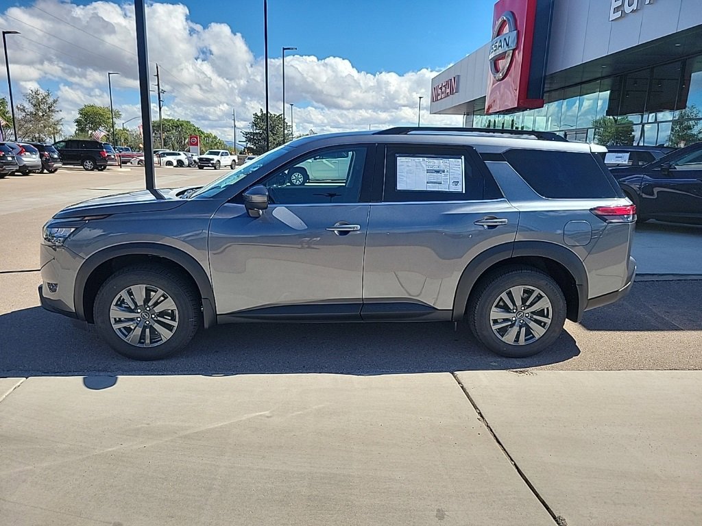 New 2025 Nissan Pathfinder SV w/ Cargo Package image 4